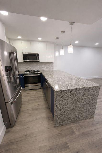 Building Photo - 1555 W 44th Pl