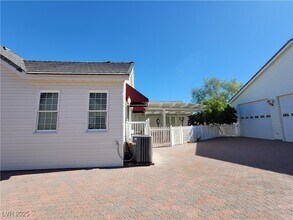 Building Photo - 5110 N Valadez St