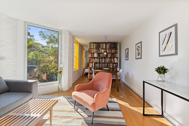 Foto del edificio - 166 State St