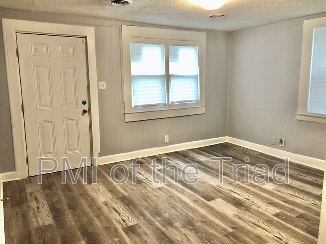 Building Photo - 317 Woodbury St