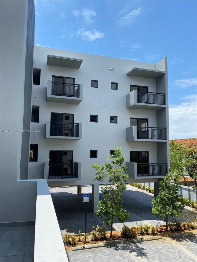 Foto del edificio - 836 SW 2nd St