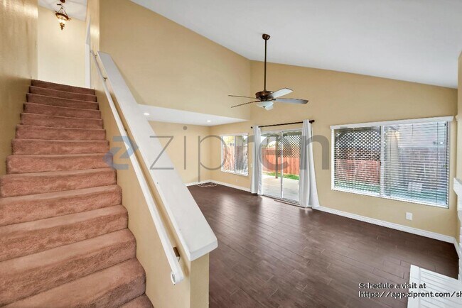 Foto del edificio - 16285 Barbee St