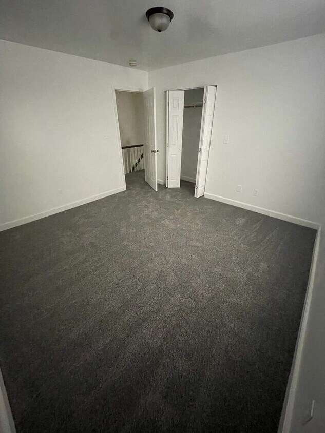 Foto principal - 310 Elm Ave
