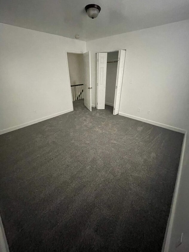 Primary Photo - 310 Elm Ave
