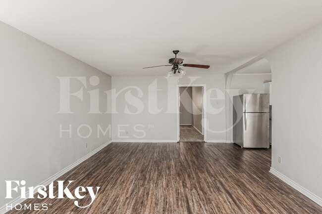 Foto del edificio - 2202 Lockwood Dr