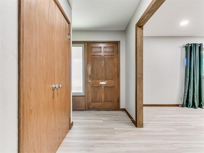 Building Photo - 2641 Osborne Dr