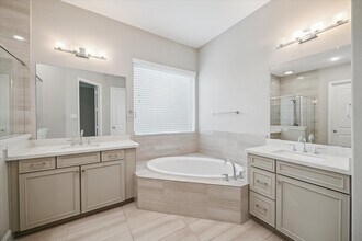 Building Photo - 17322 Legend Creek Ct