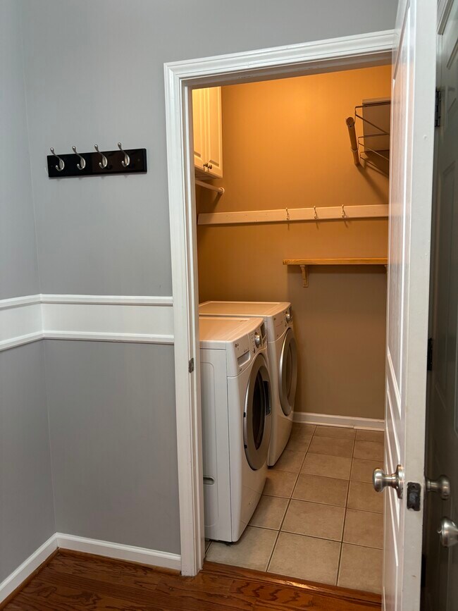 Foto del edificio - 2532 Asher View Ct