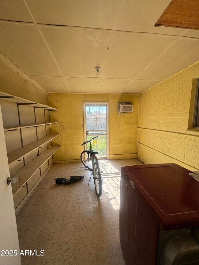 Foto del edificio - 3819 W Golden Ln