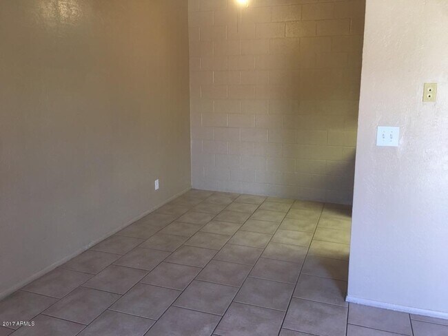 Foto del edificio - 7010 N 68th Dr