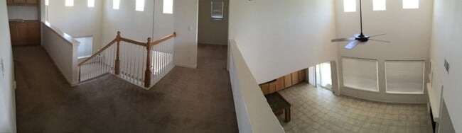 Foto del edificio - REDUCED!  BEAUTIFUL TWO STORY 5 BEDROOM 3 ...