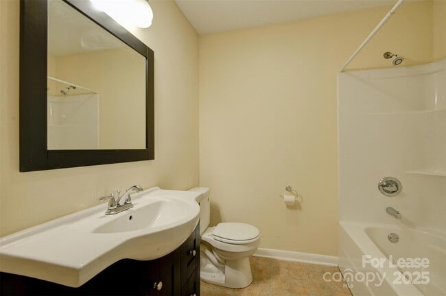 Foto del edificio - 421 E McLelland Ave