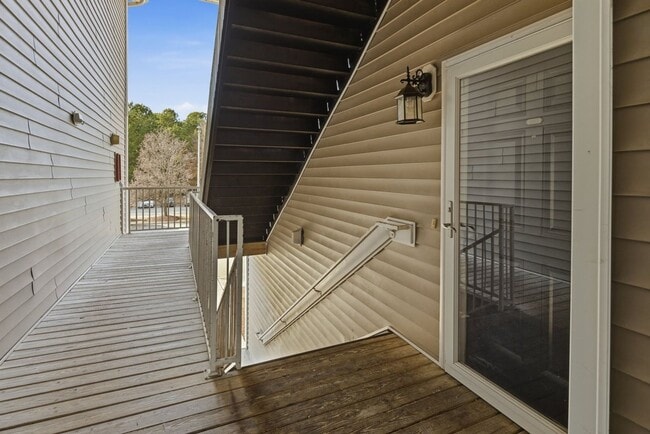 Building Photo - 2 Bedrooms 2 Bathrooms Condo