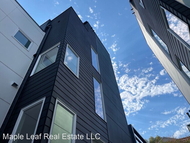Building Photo - 3 br, 2.5 bath House - 113 26th Avenue E, ...