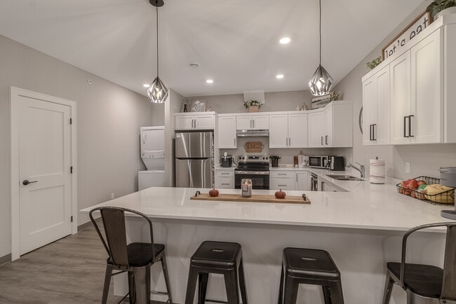 Building Photo - 1570 Stadium Ln