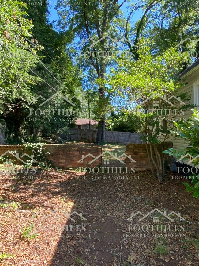 Building Photo - 4 Bedroom House Near Anderson University
