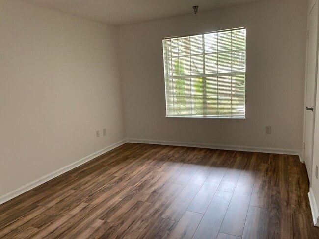Building Photo - 1335 Crystal Way
