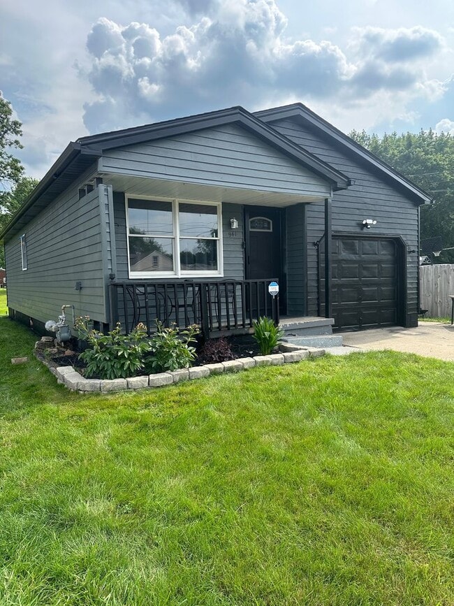 Building Photo - 941 Moyer Ave