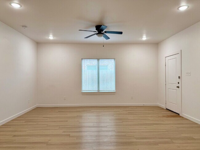 Foto del edificio - 5703 Kemper St