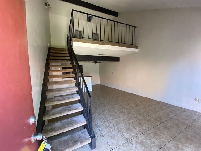 Foto del edificio - 920 W Cameron St