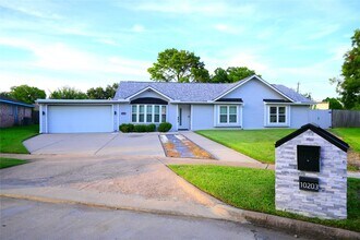 Building Photo - 10203 Huntington Way Dr
