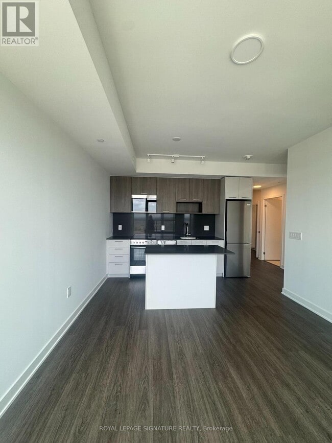 Building Photo - 40 Lagerfeld Dr