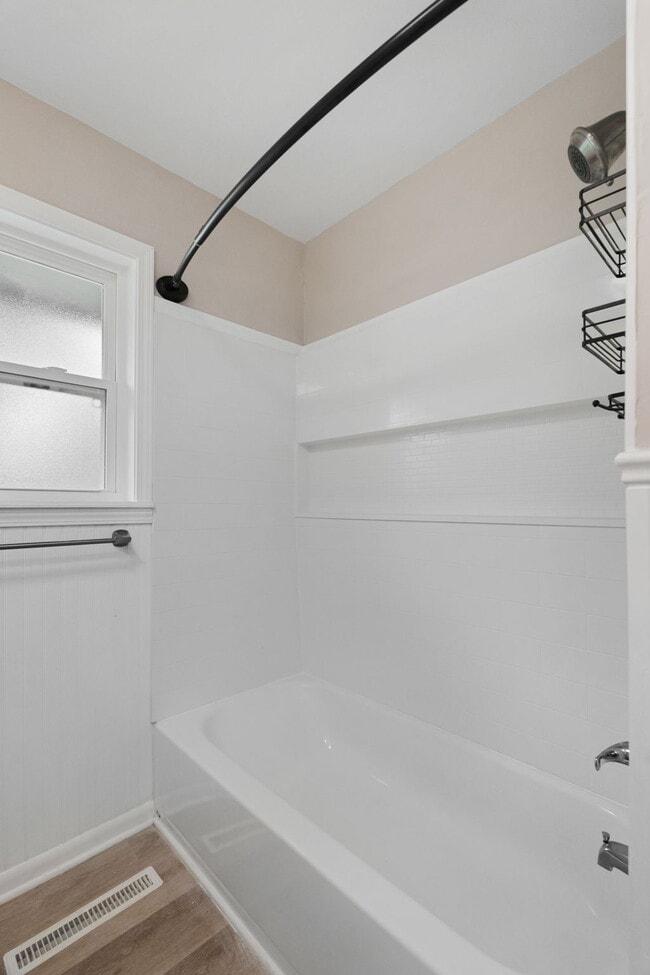 Building Photo - 1807 Waco St