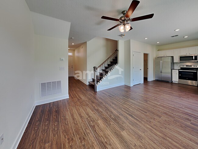 Foto del edificio - 5783 Hampton Creek Rd