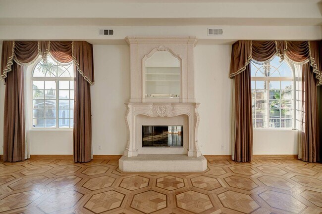 Foto del edificio - 4356 Kingswell Ave