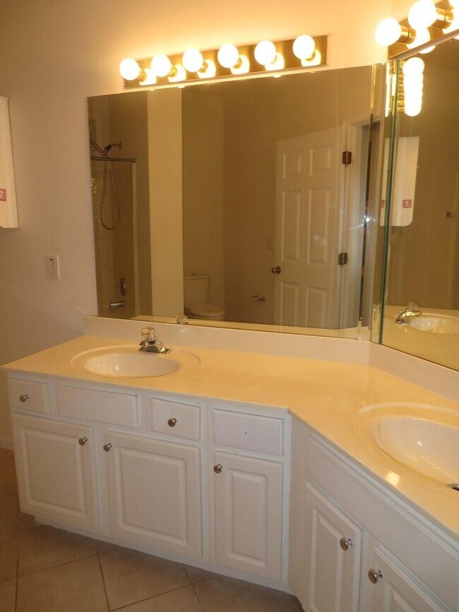 Foto del edificio - 8809 Fairview Bluff