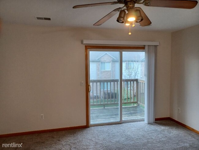 Building Photo - 2 br, 1 bath Condo - 2222 Frazho Rd