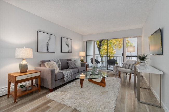 Building Photo - Lynmour Apartments