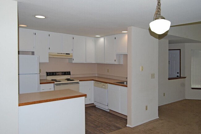 Foto del edificio - Lovely 3 Bedroom Home in Gated Community i...