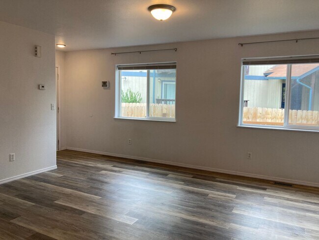 Building Photo - 521 San Juan Circle