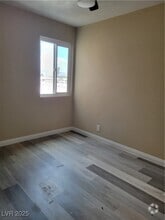 Building Photo - 3701 Thomas Ave