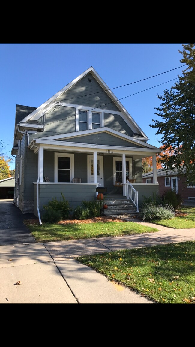 Building Photo - 1316 Evans St