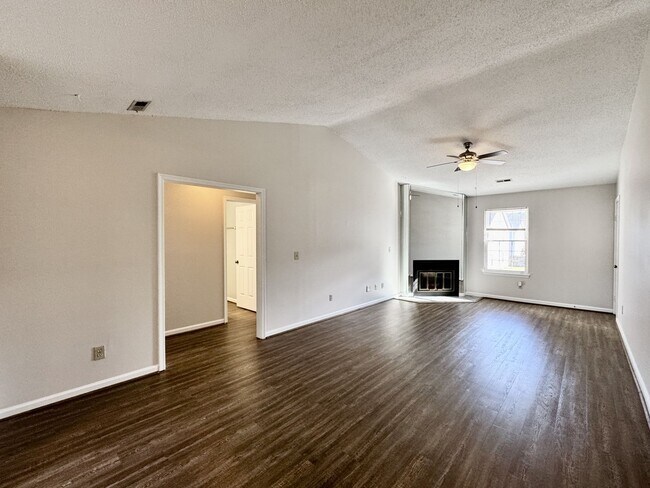 Foto del edificio - 4824 Station House Ln