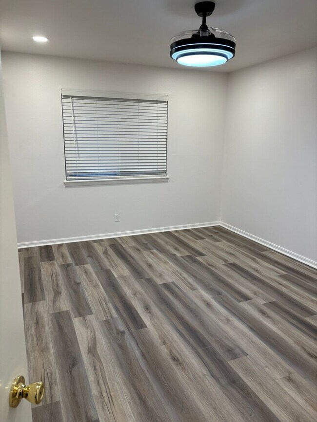 Foto del edificio - Charming 1BR Condo in Tulsa