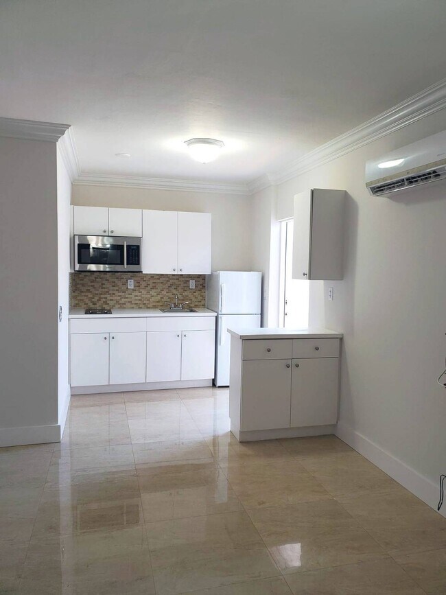 Foto del edificio - 1830 W 63rd St