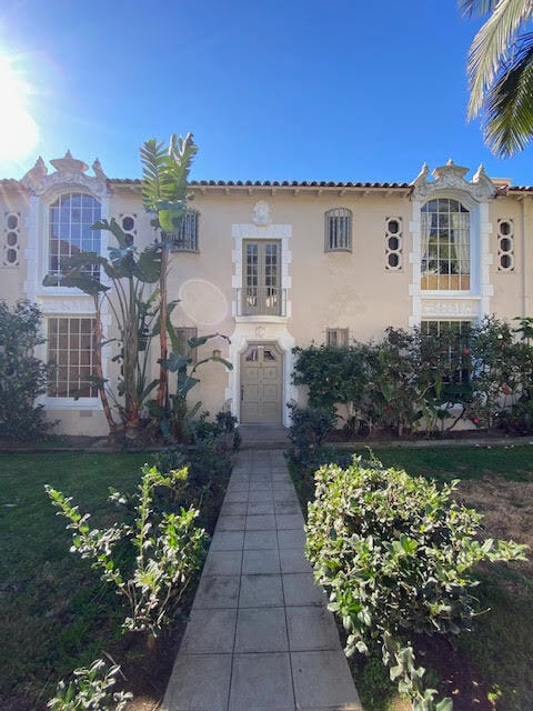 Building Photo - 8352 Fountain Ave