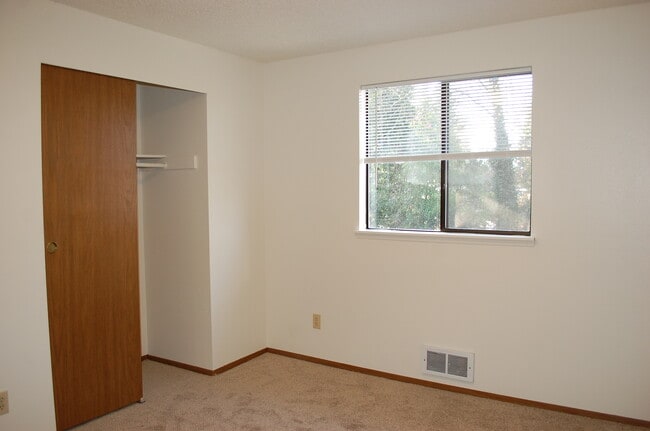 Foto del edificio - 108 Kensington Ave S