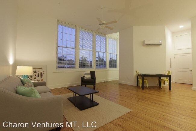 Building Photo - 1 br, 1 bath Apartment - 423 Plum Street