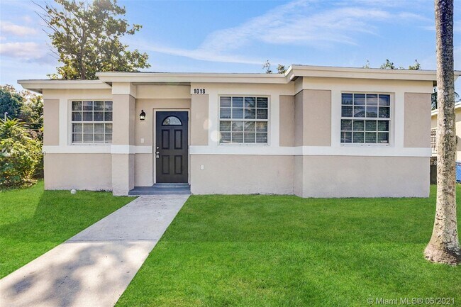 Foto del edificio - 1018 NW 13th Ct