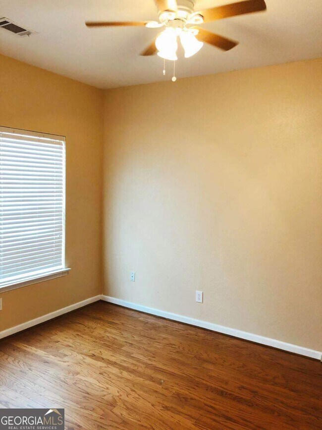 Foto del edificio - 301 Brookview Dr