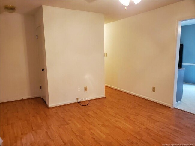 Foto del edificio - 3264 Glenmore Dr