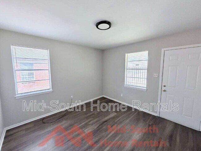 Foto del edificio - 1353 Fairfax St