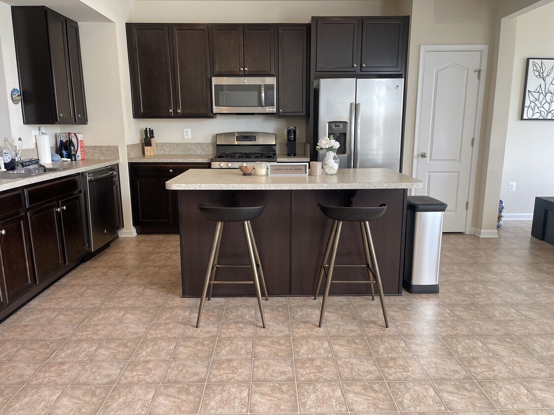 Foto principal - 3499 Flagstone St