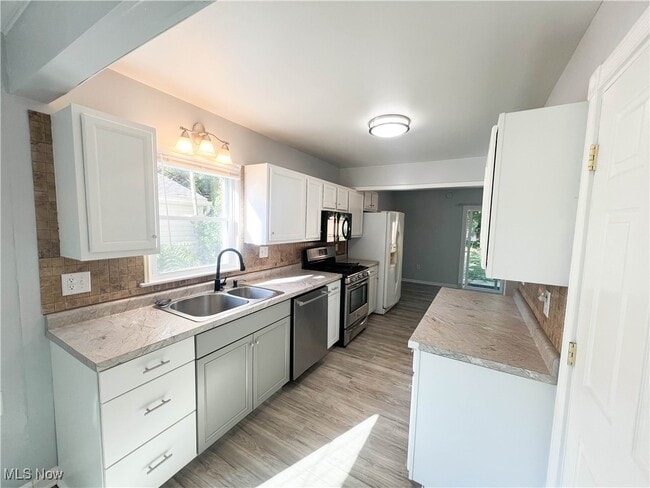 Foto del edificio - 2290 Suncrest Dr