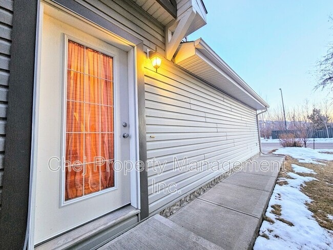 Building Photo - 1613 Rutherford Rd SW