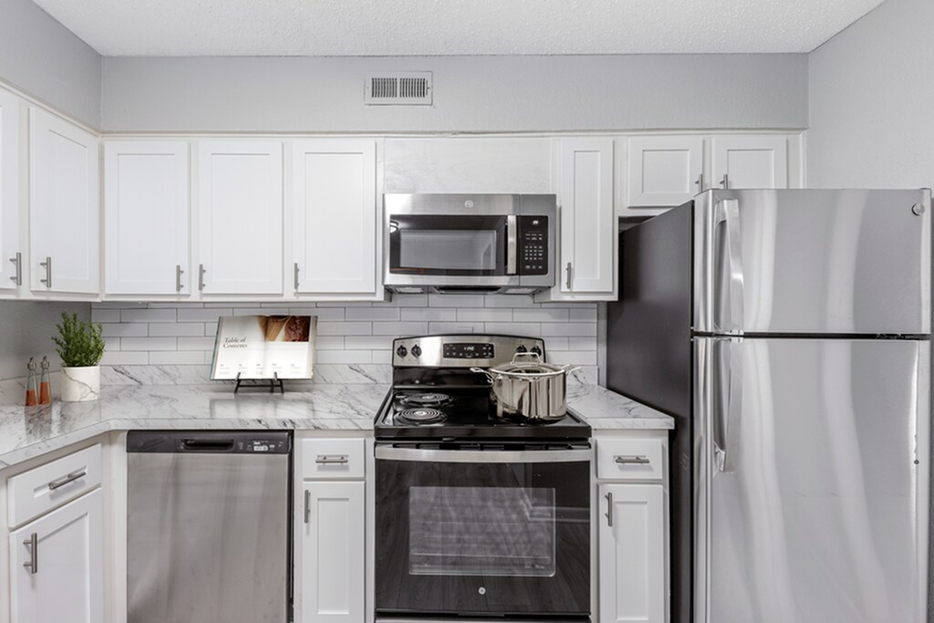 Foto principal - Elliot Roswell Apartments